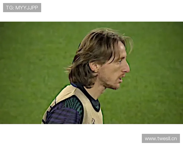 莫德里奇 vs 伊涅斯塔：技术流巅峰对决