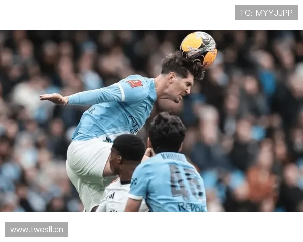 曼城中场控制力下滑，结构变化加剧攻防失衡