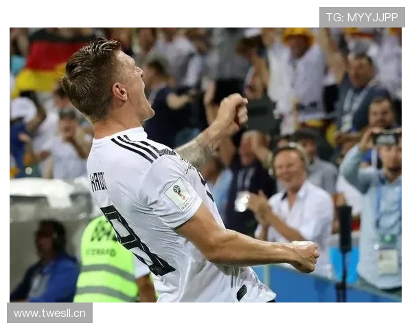 在传球分布下克罗斯与拉基蒂奇形成控球倾向分化