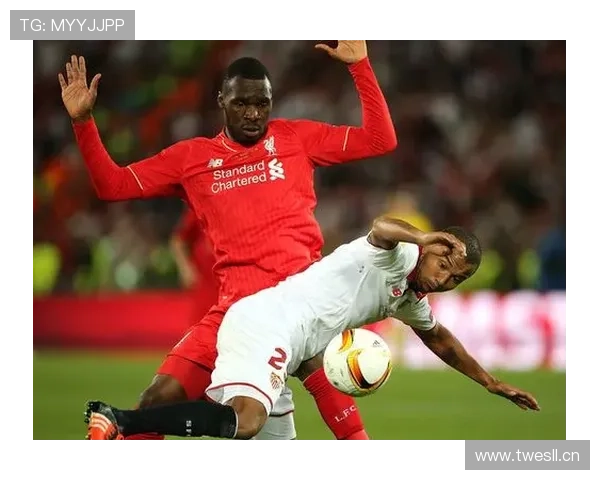 罗杰斯执教风格强调控球与高位逼抢，战术体系注重攻守平衡